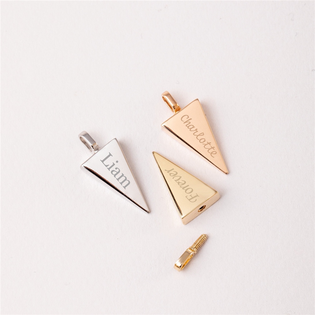 14K Solid Gold Triangle Cremation Urn Necklace, Custom Triangle Urn Charm, Triangular Prism Shape Urn, Memorial Funeral Necklace For Ashes Altın Kolye