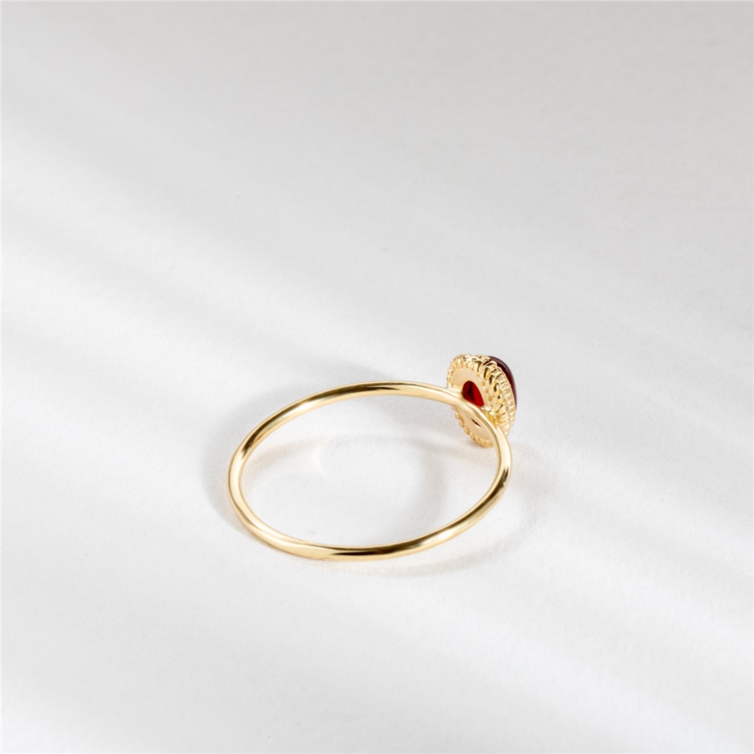 Solid Gold Oval Red Agate Ring
