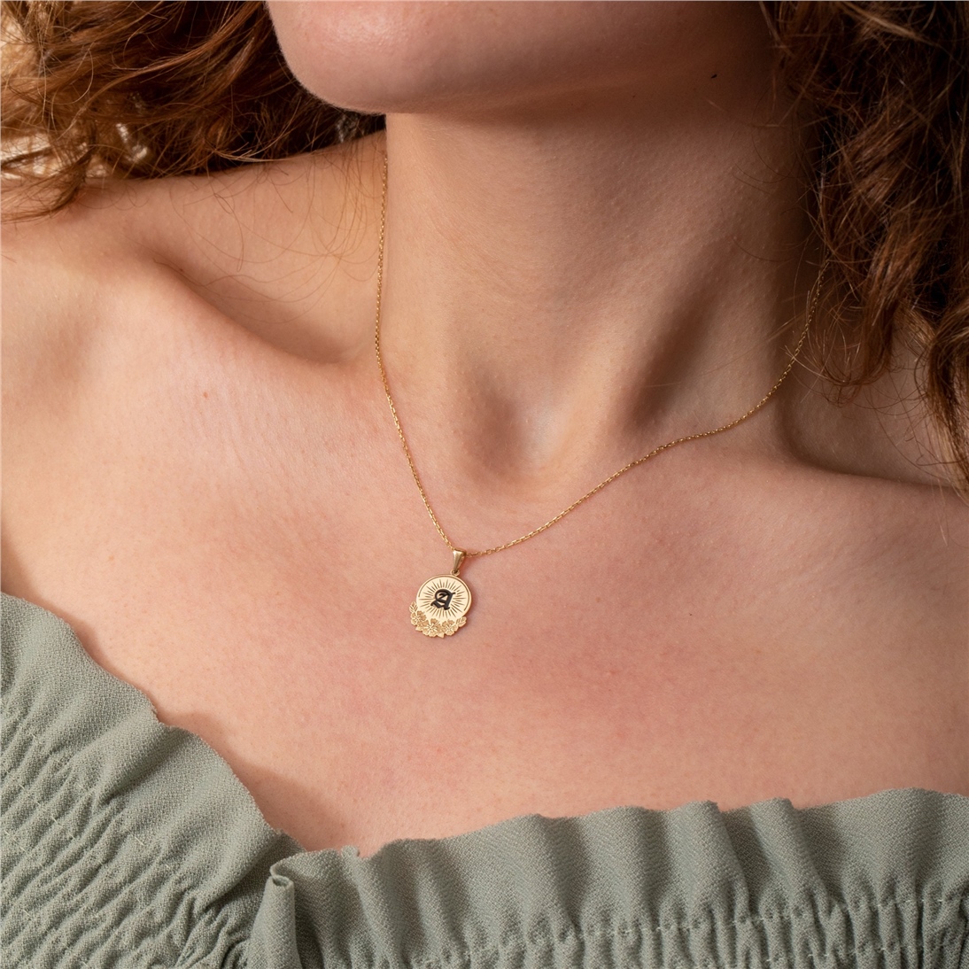 Solid Gold Hawaiian Flower Disc Necklace