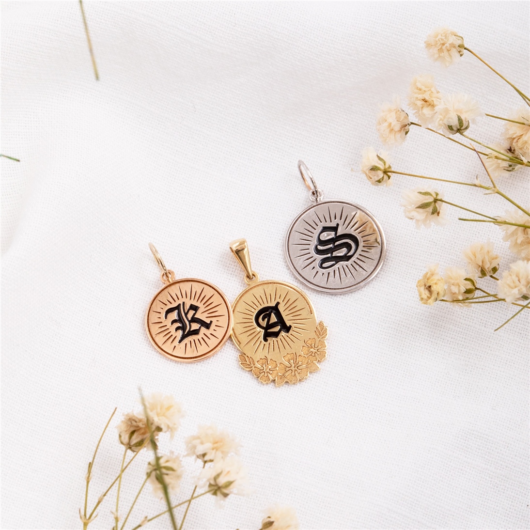 Solid Gold Hawaiian Flower Disc Necklace