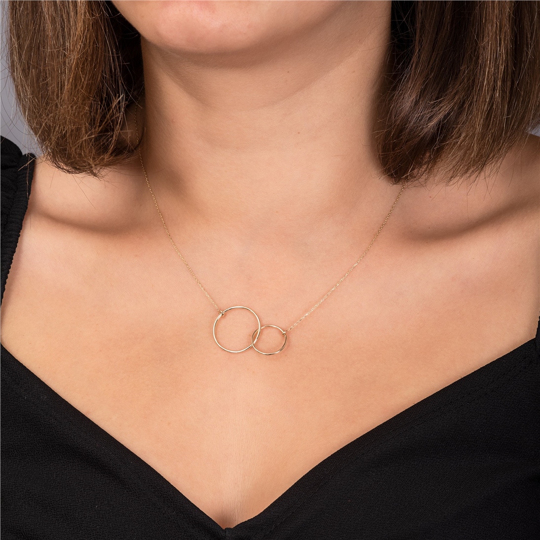 Solid Gold Linked Circle Necklace