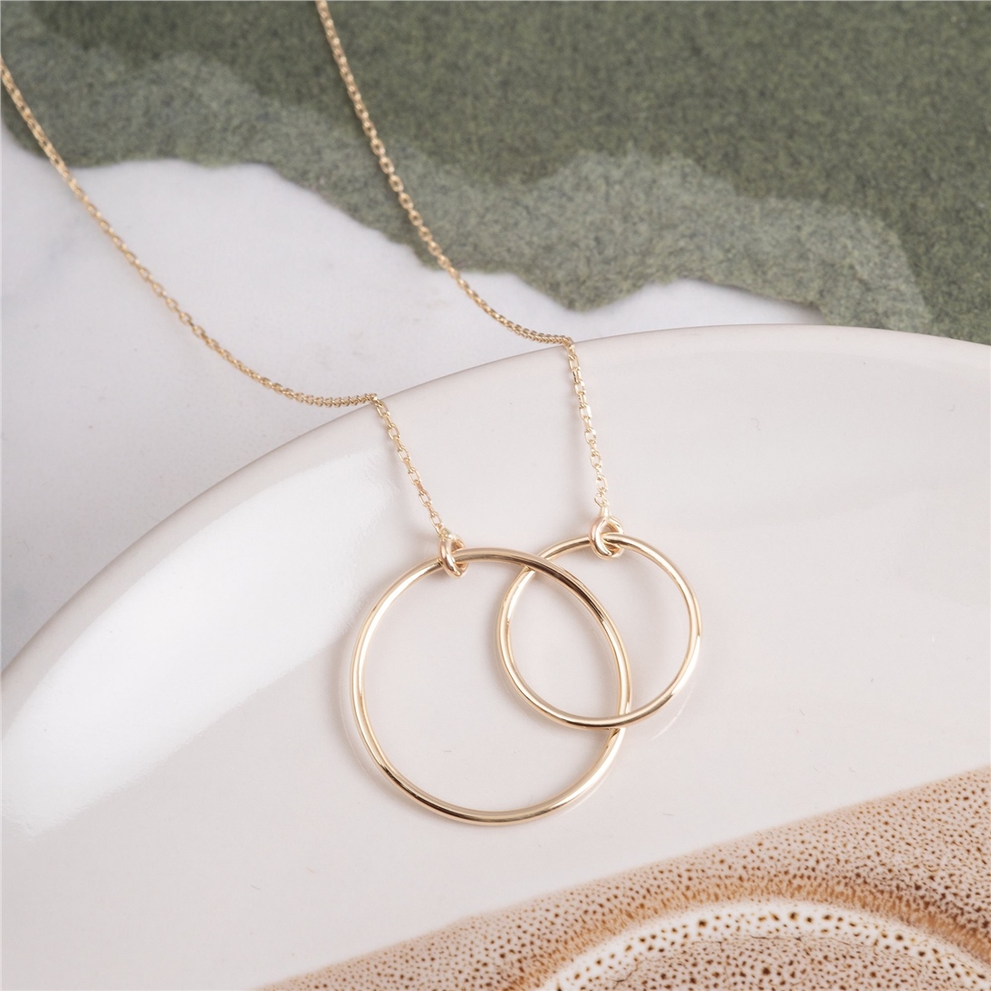 Solid Gold Linked Circle Necklace