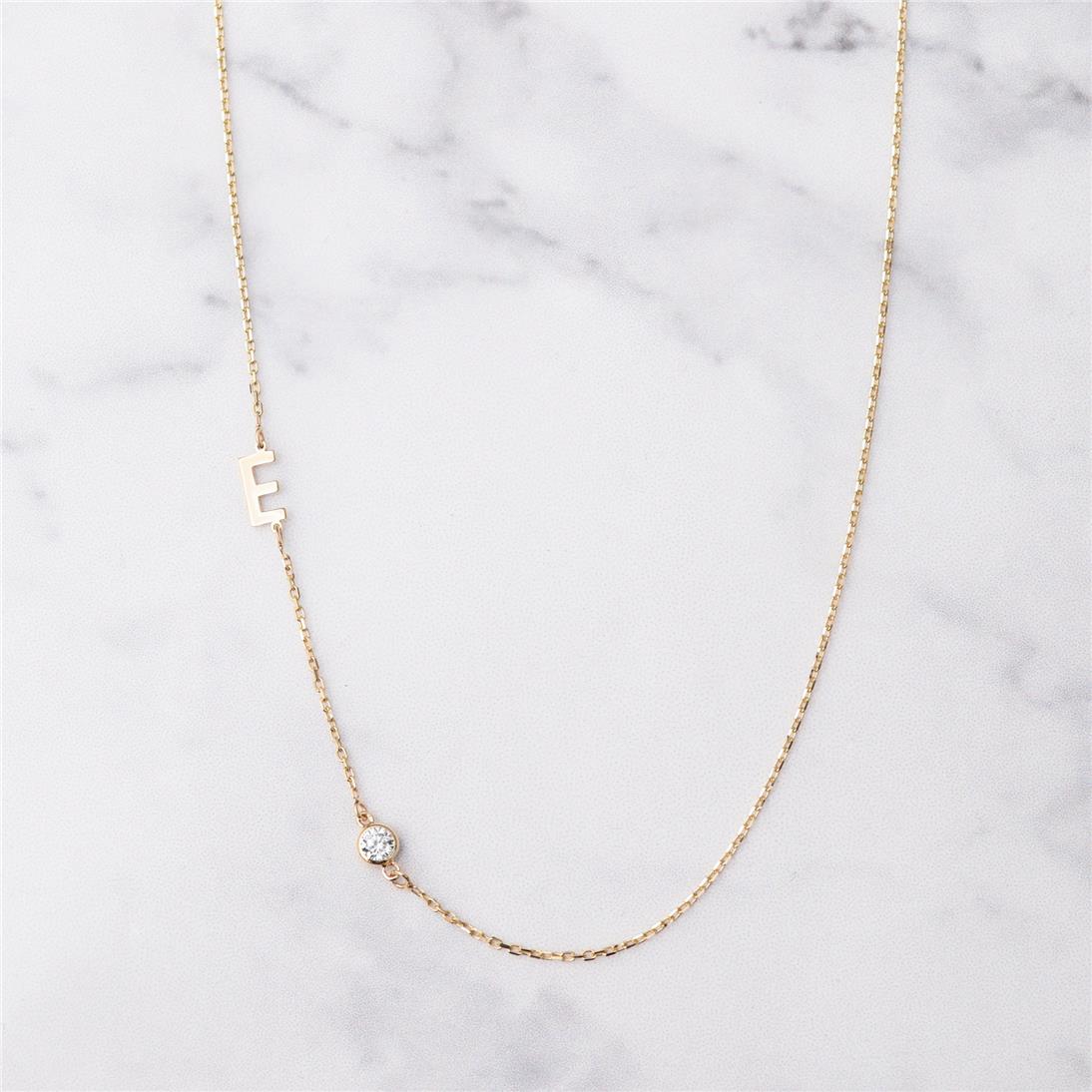 0.09 Karat Pırlantalı Harf Altın Kolye