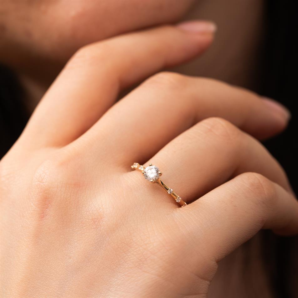 Altın 4 Tırnak Kolları Taşlı Yüzük