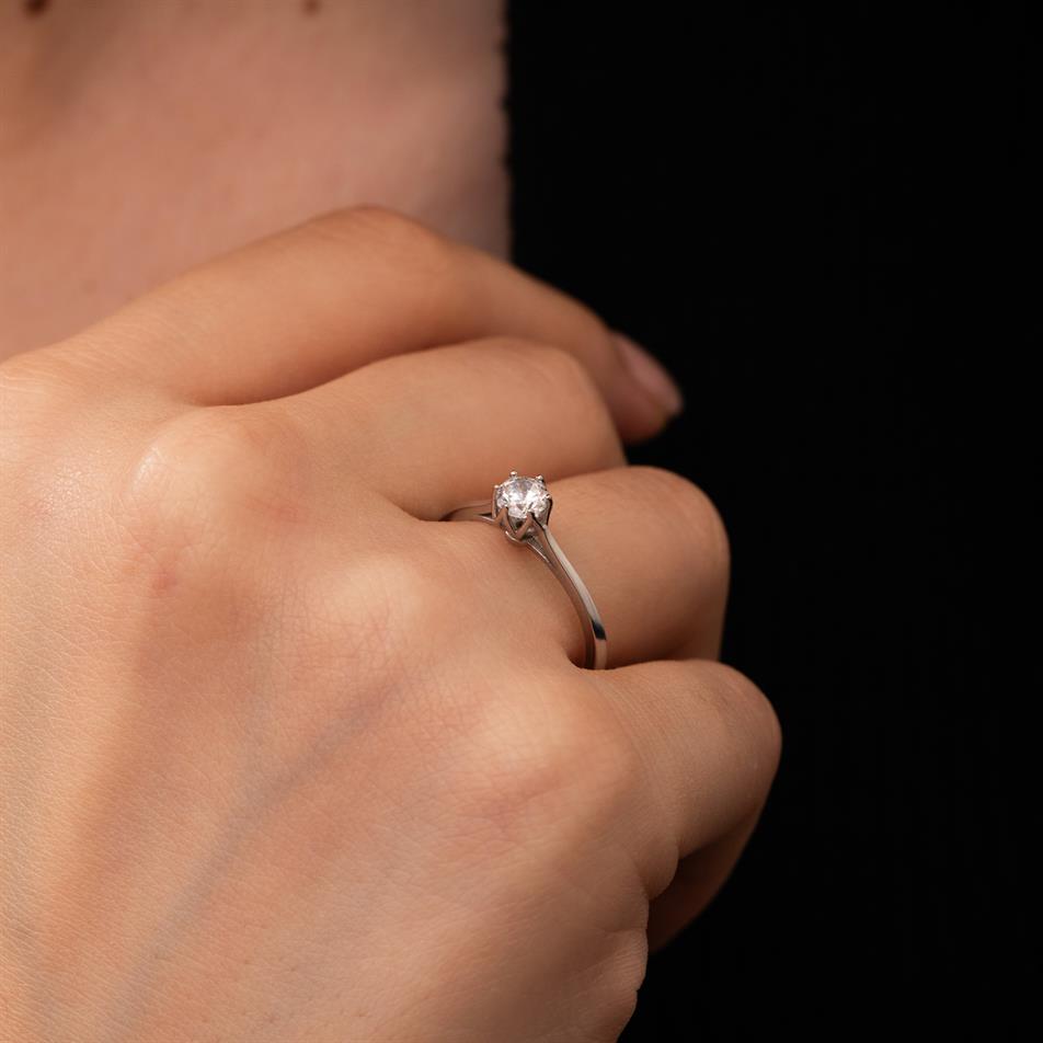 Altın 6 Tırnak Taşlı Yüzük