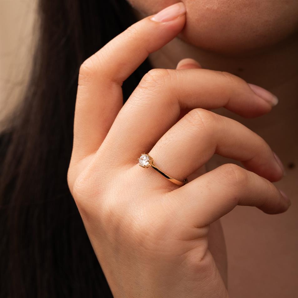 Altın 6 Tırnak Taşlı Yüzük