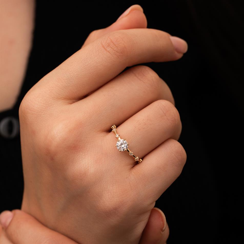 Altın 6 Tırnak Kolları Taşlı Yüzük