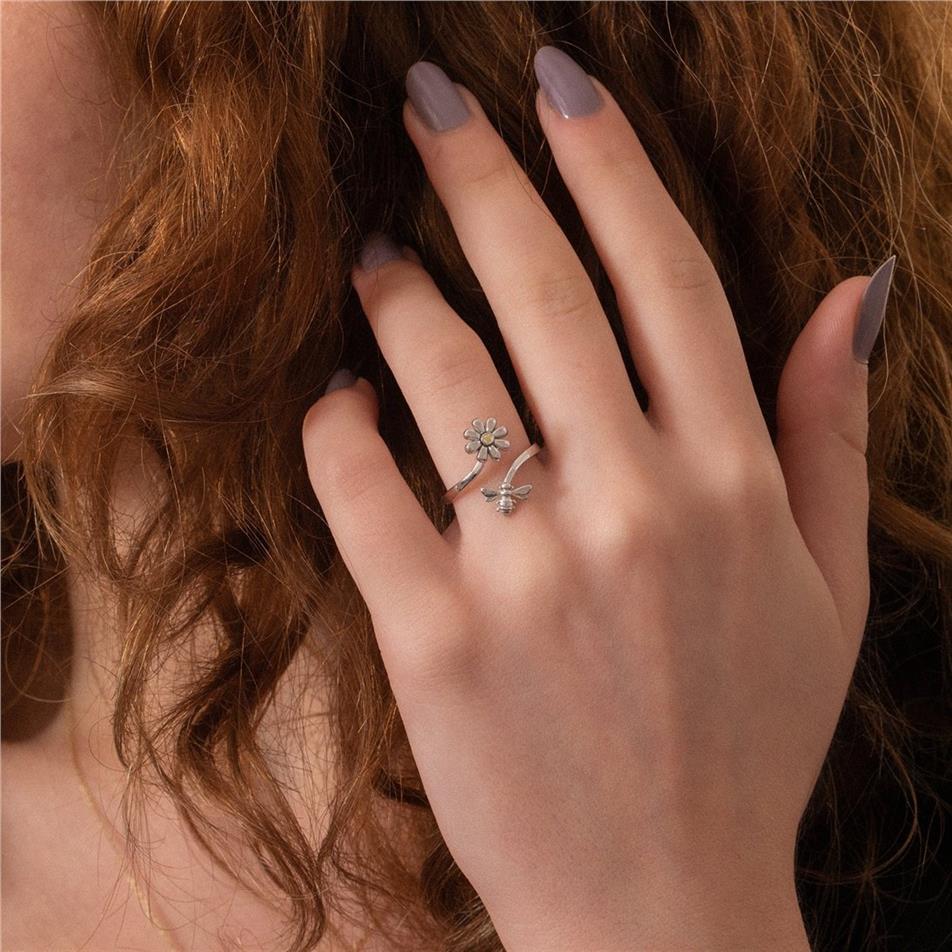 Solid Gold Daisy and Bee Wrap Ring