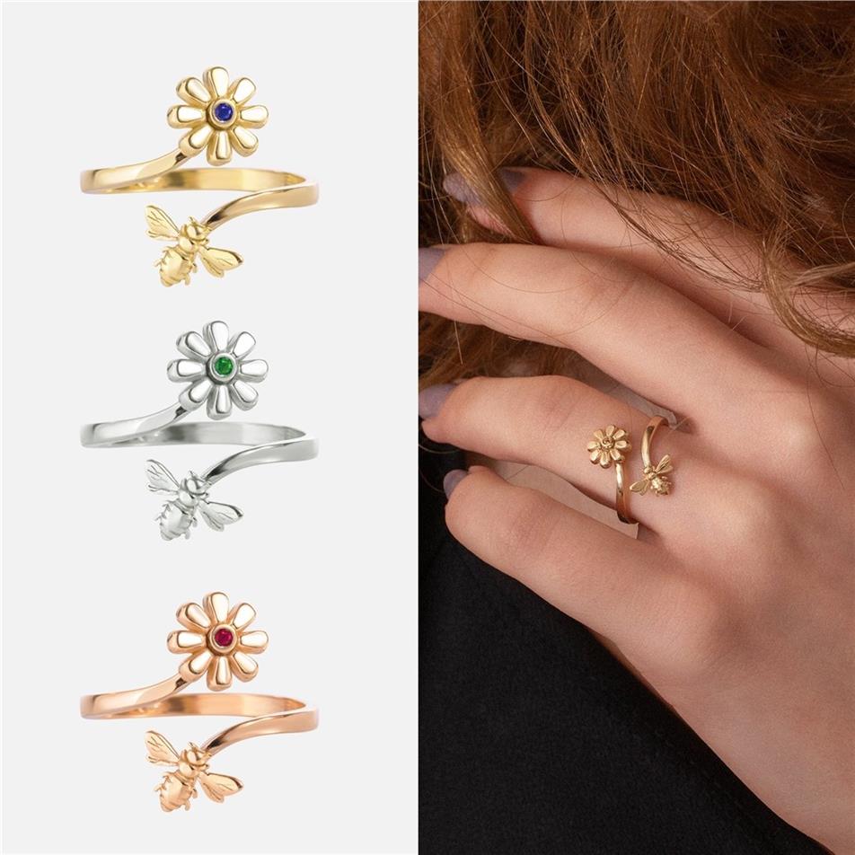 Solid Gold Daisy and Bee Wrap Ring