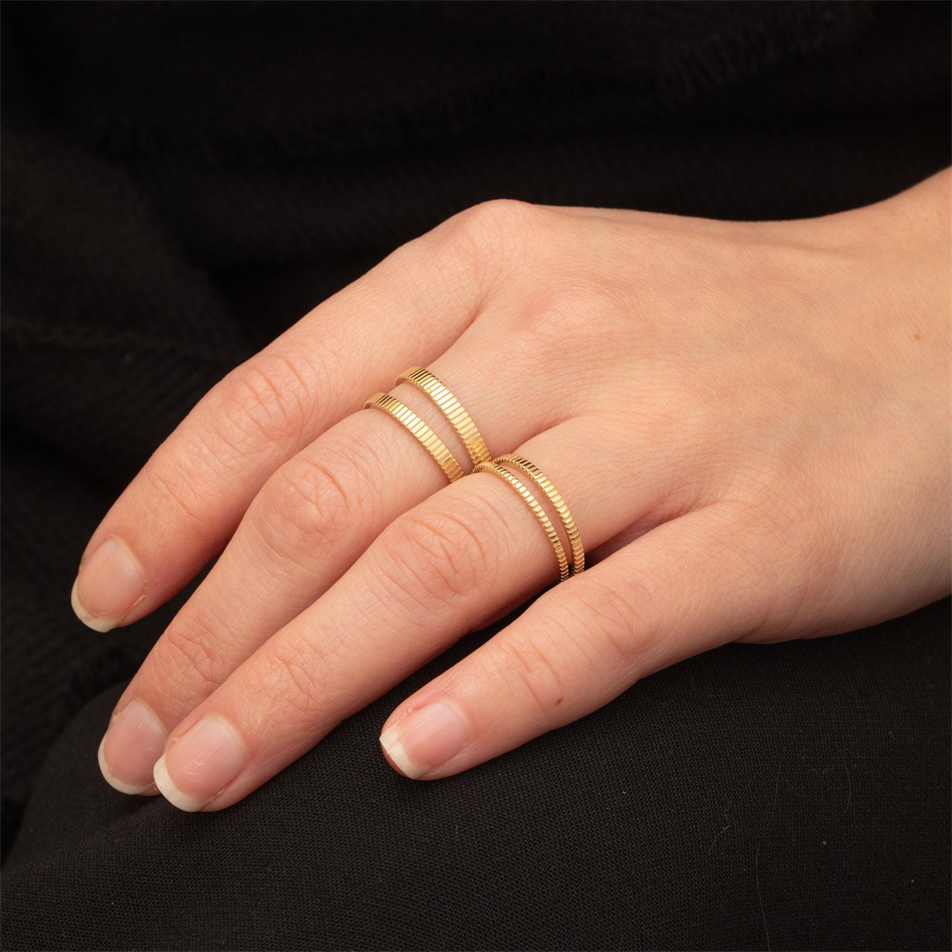 Gold Slim Ribbed Rings