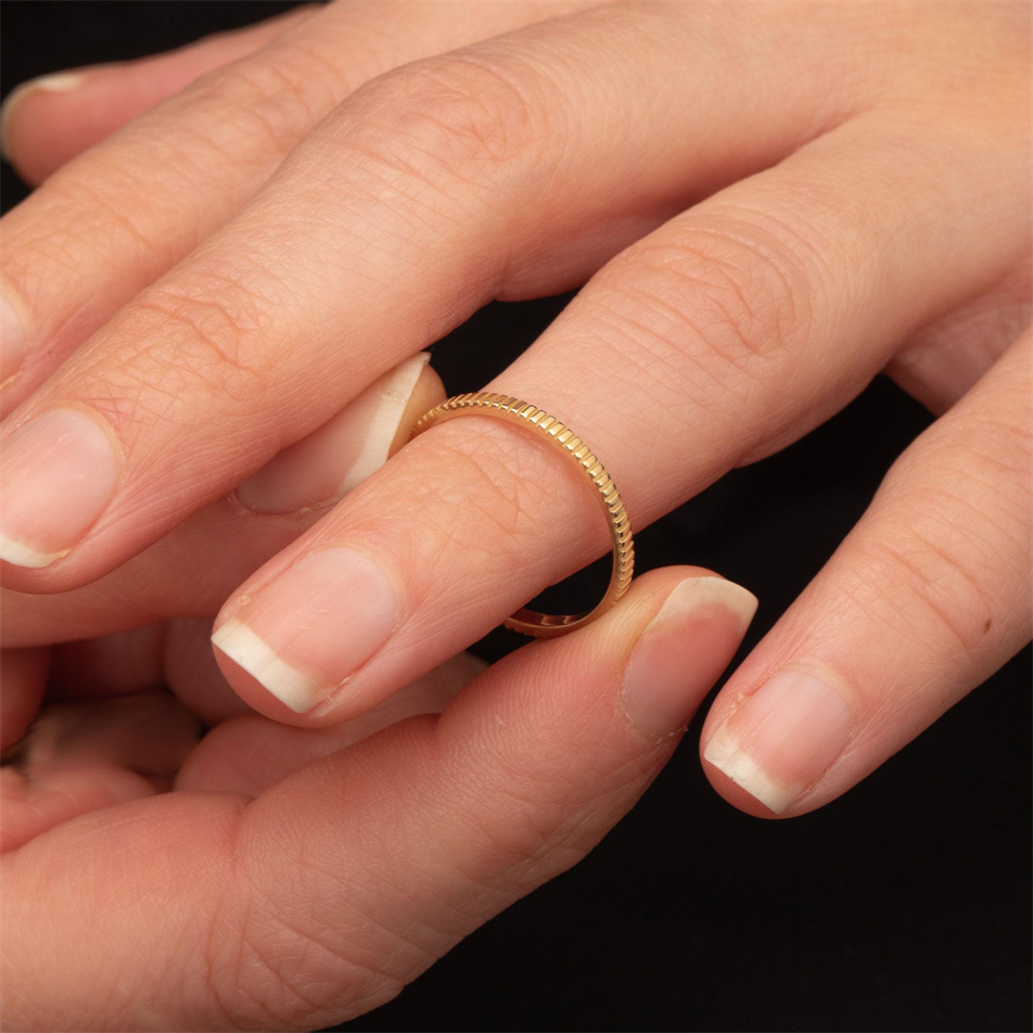 Gold Slim Ribbed Rings