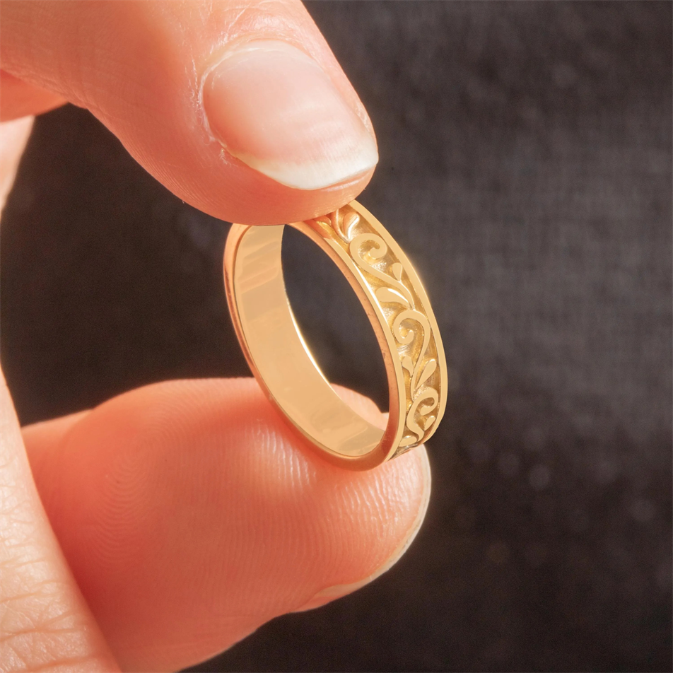 Gold Vintage Scroll Wedding Band