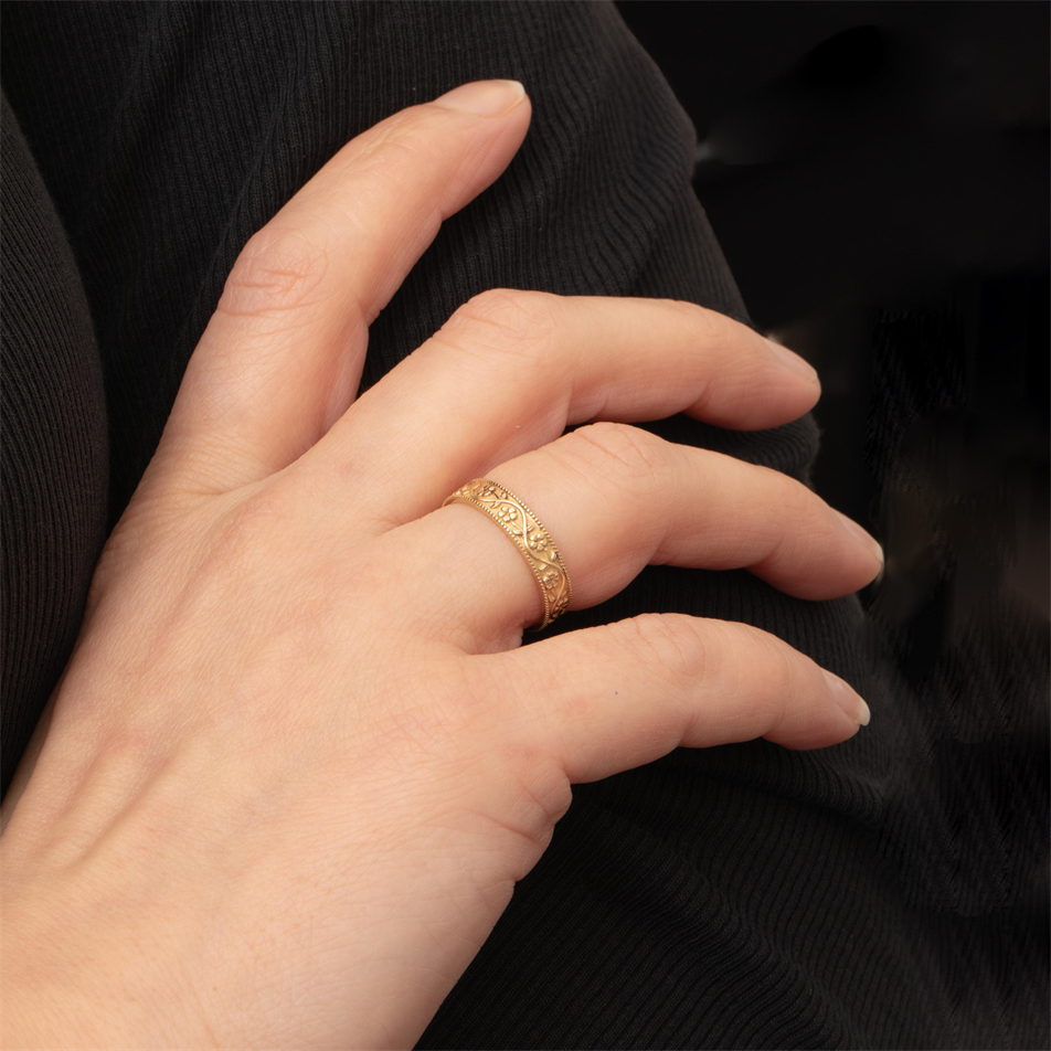 Gold Floral Vine Milgrain Band