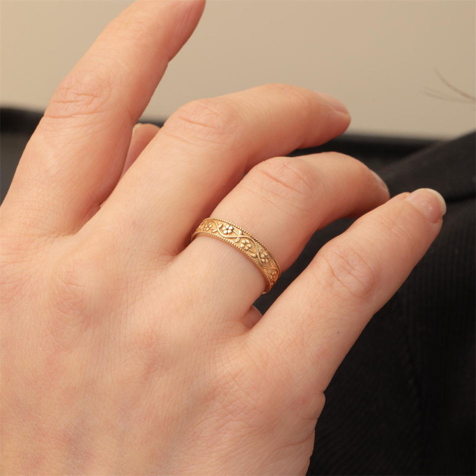 Gold Floral Vine Milgrain Band