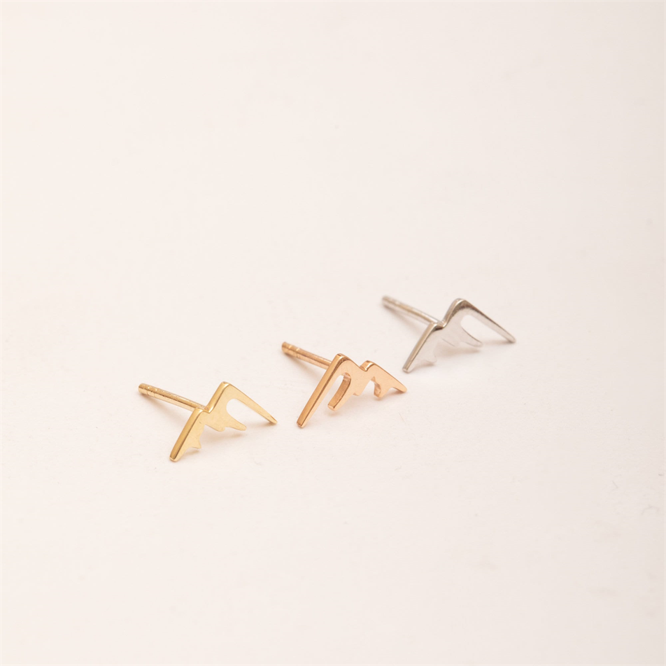 Altın Dağ Figürlü Küpe