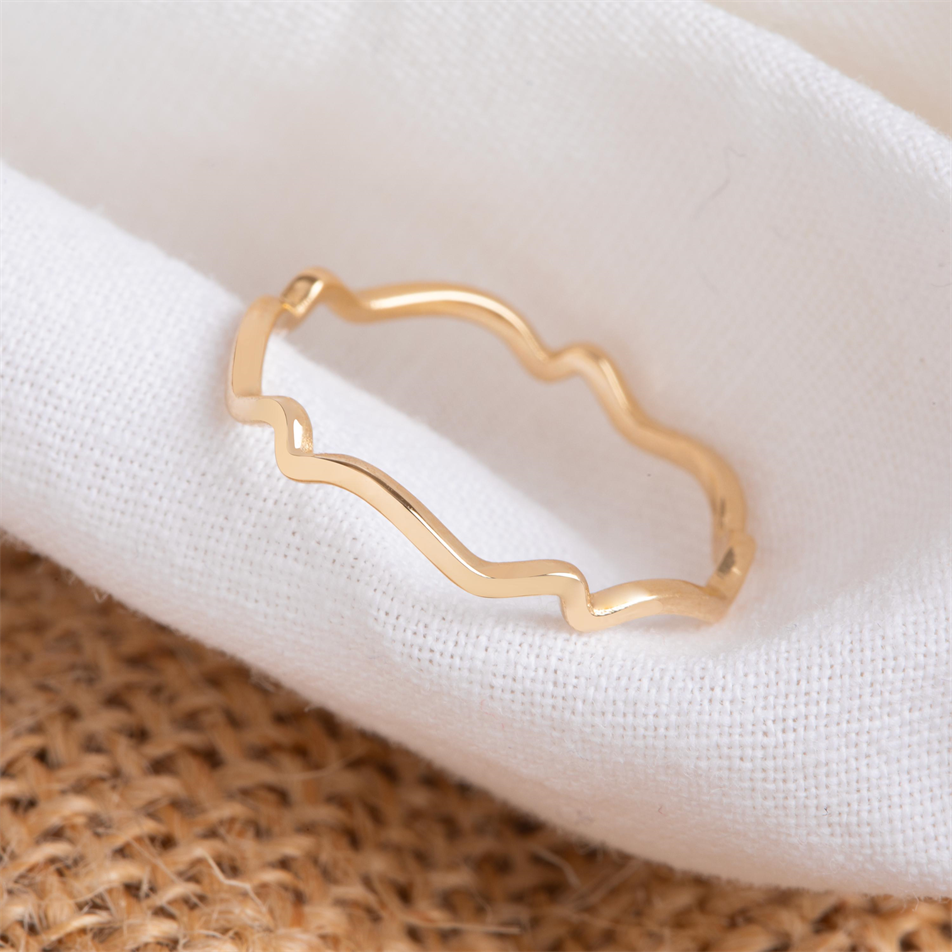 Gold Wavy Contour Ring