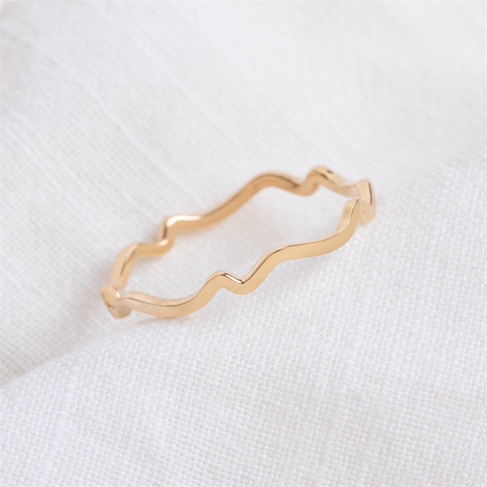 Gold Wavy Contour Ring