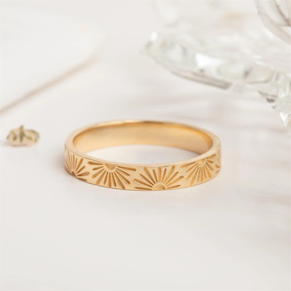 Gold Sunburst 3mm Wedding Band