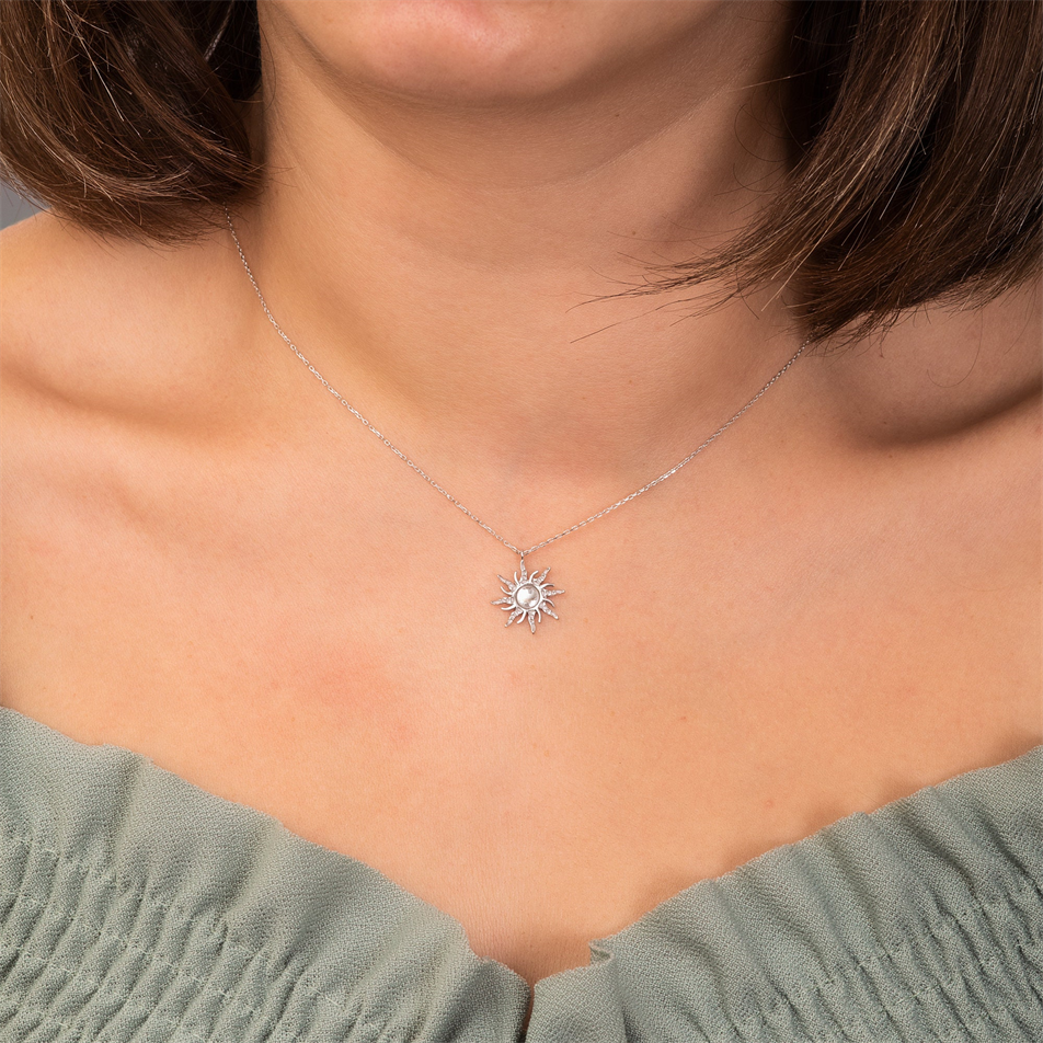 Altın Güneş Figürlü Kolye