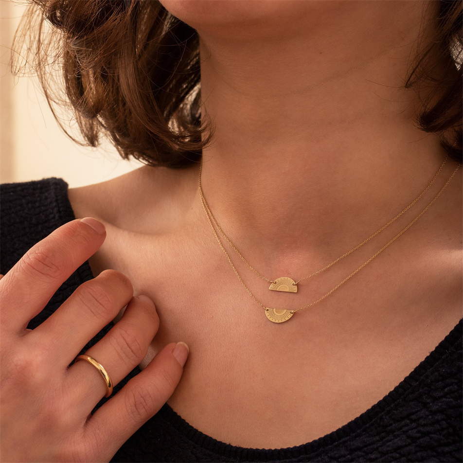 Altın İki Parça Güneş Figürlü Kolye