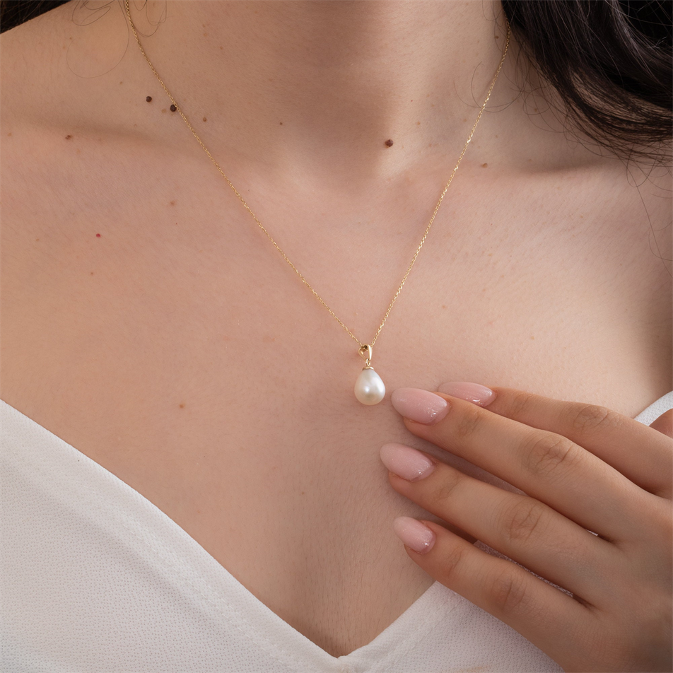 Gold Pearl Drop Necklace