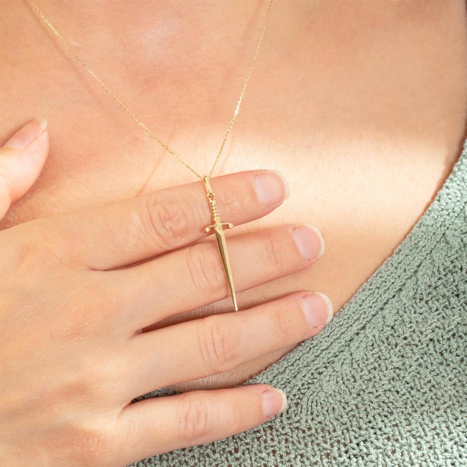 Altın Kılıç Kolye