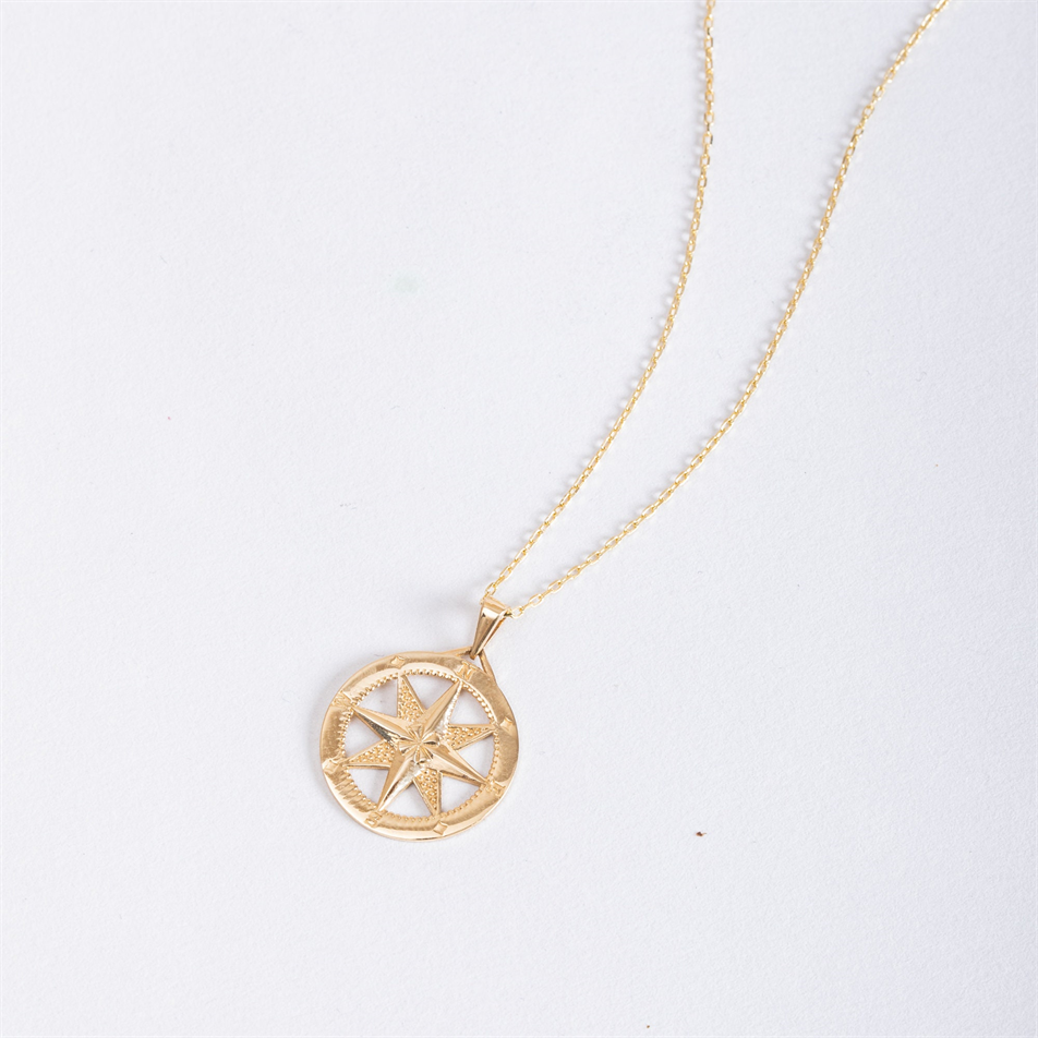 Altın Pusula Figürlü Kolye