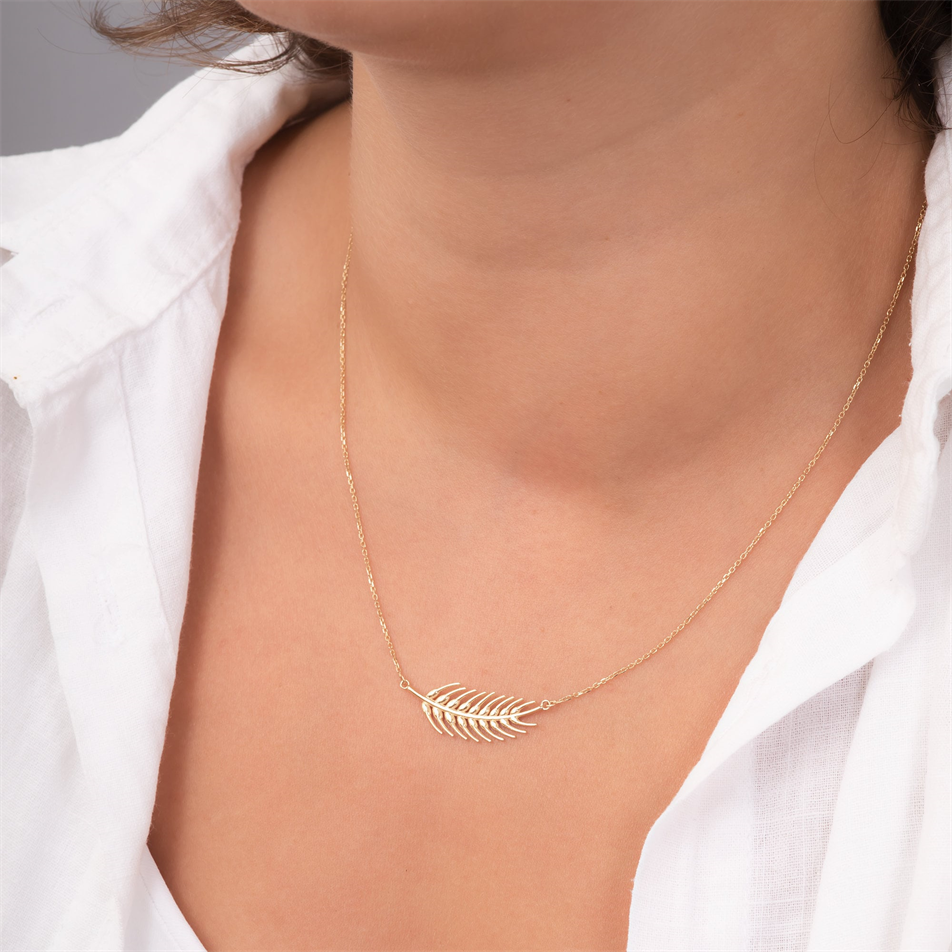 Altın Tüy Figürlü Kolye