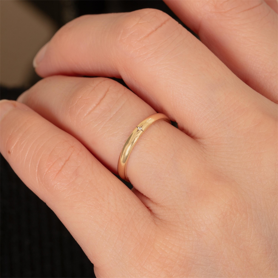Gold Star-Set Diamond Ring