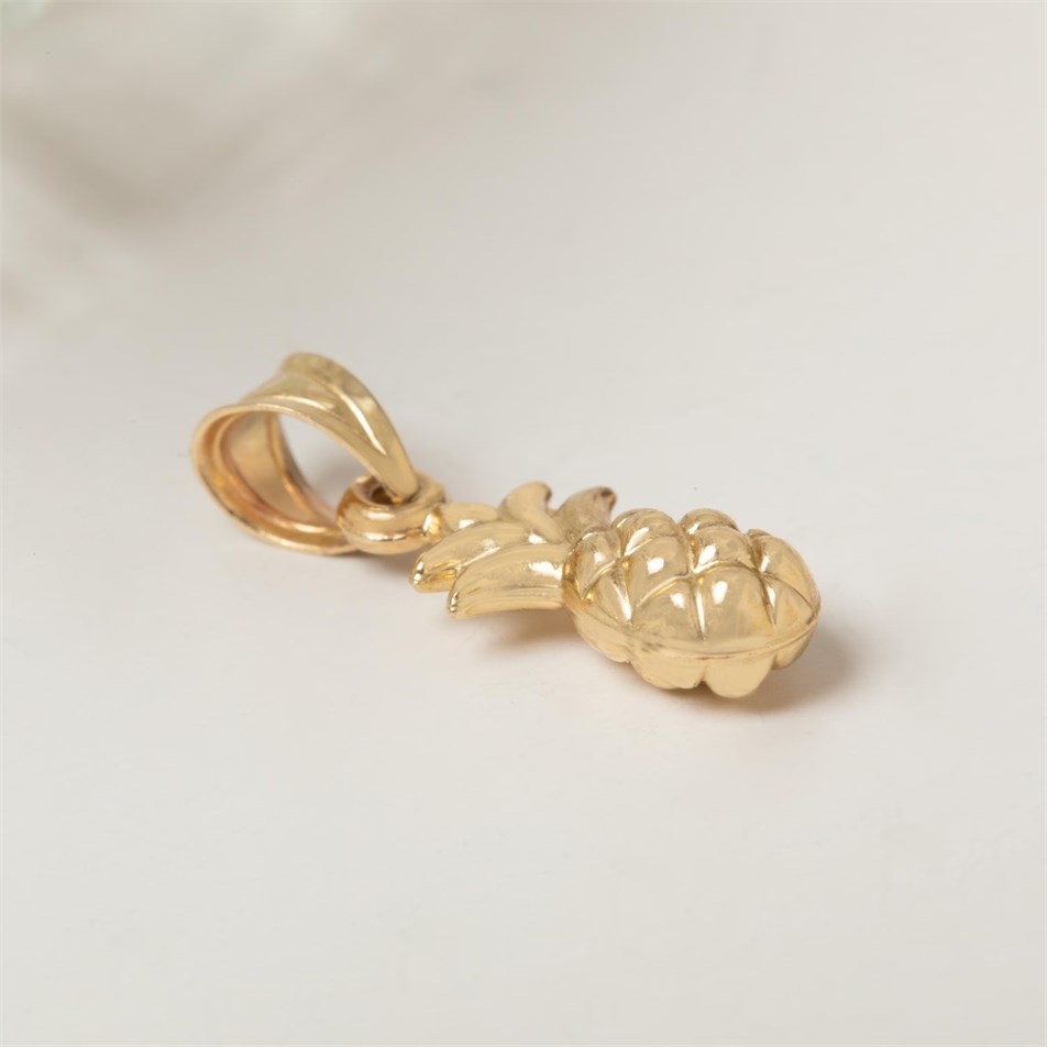 Pineapple Solid Gold Necklace