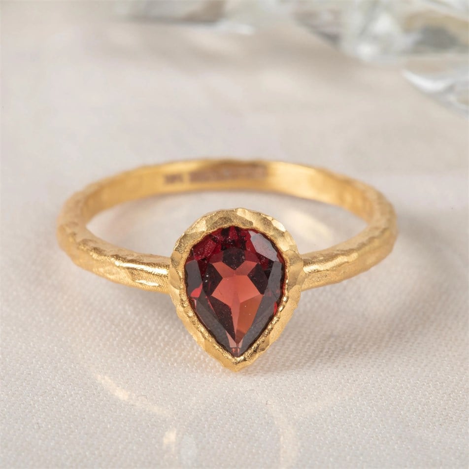 Garnet Damlası Altın Yüzük