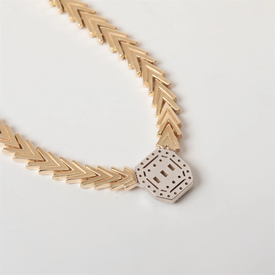 Geometric Chevron Link Solid Gold Necklace