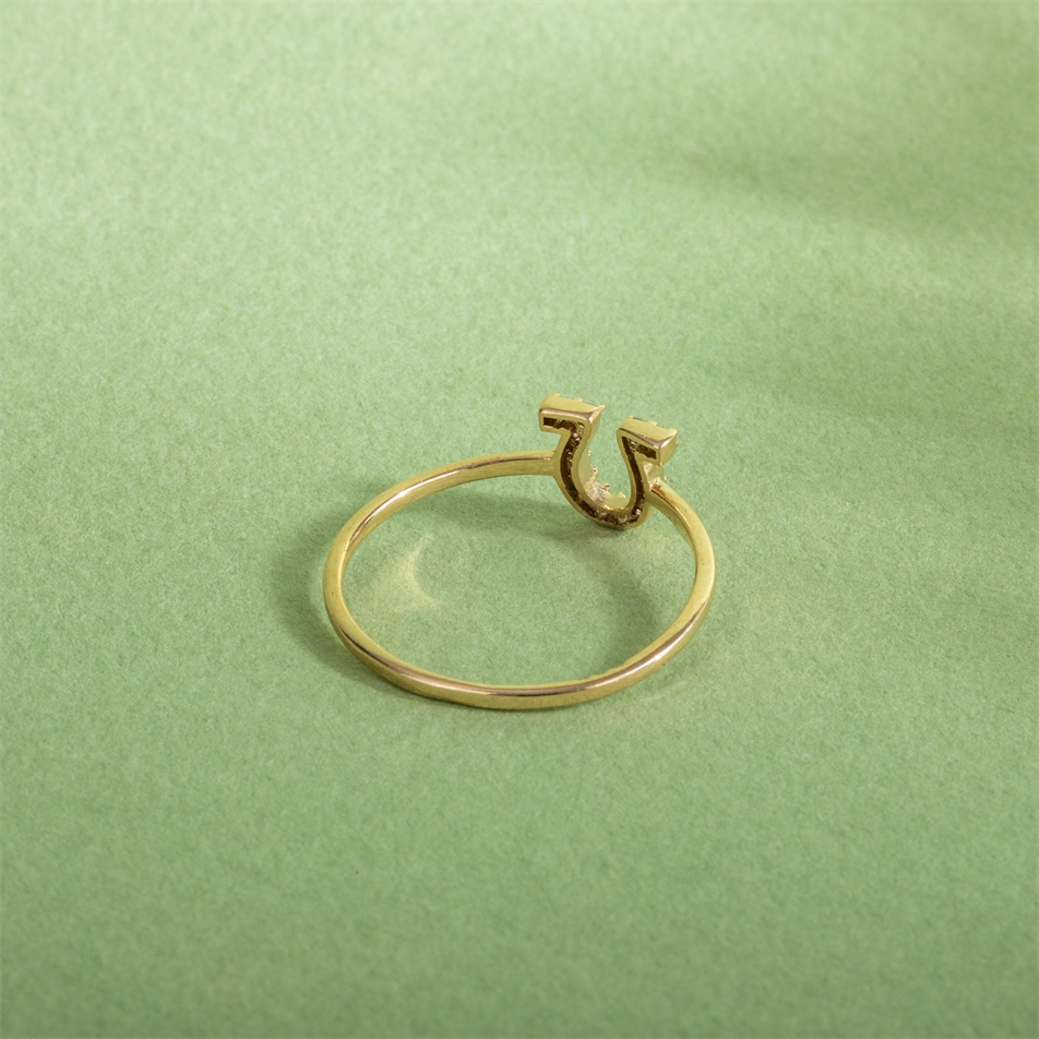 Altın At Nalı CZ Taşlı Yüzük