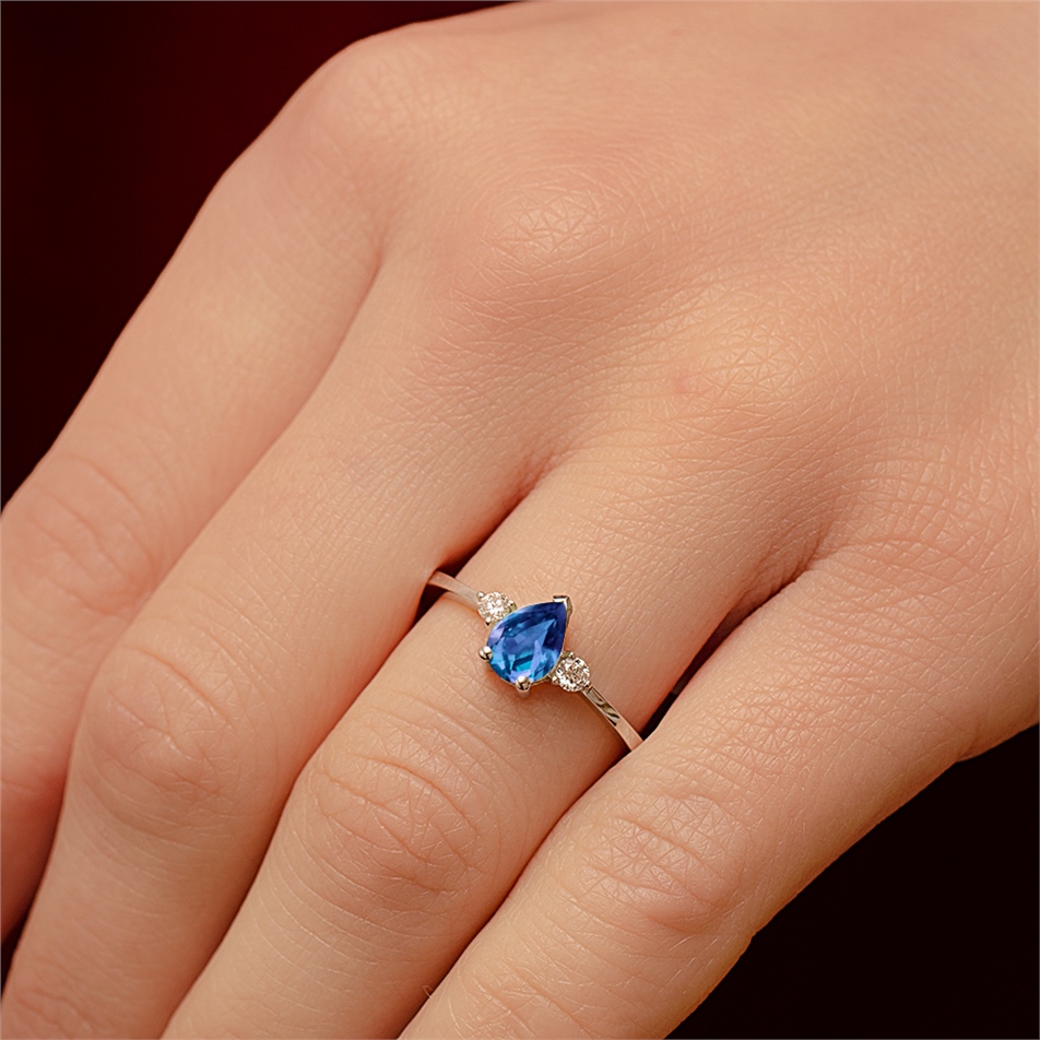 Solid Gold 0.12 ct Diamond Sapphire Ring