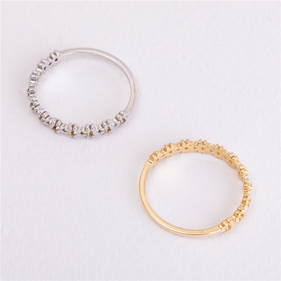 Solid Gold Daisy Ring