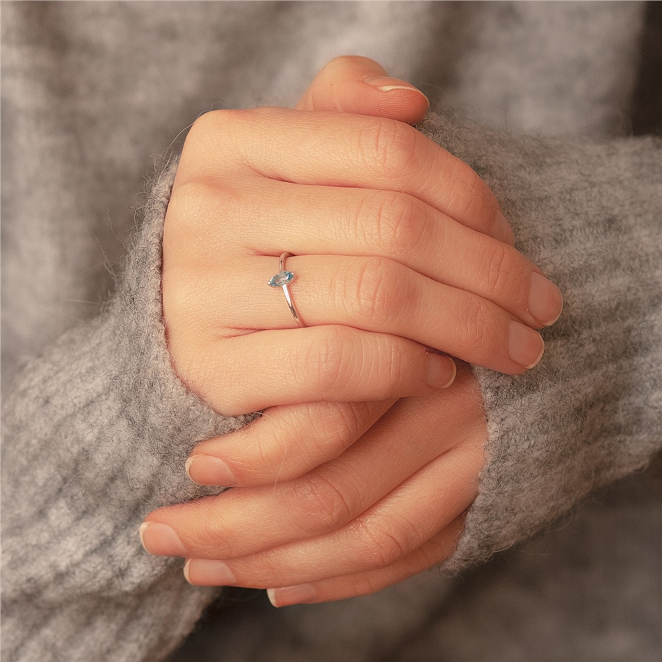 Solid Gold Simple Marquise Ring