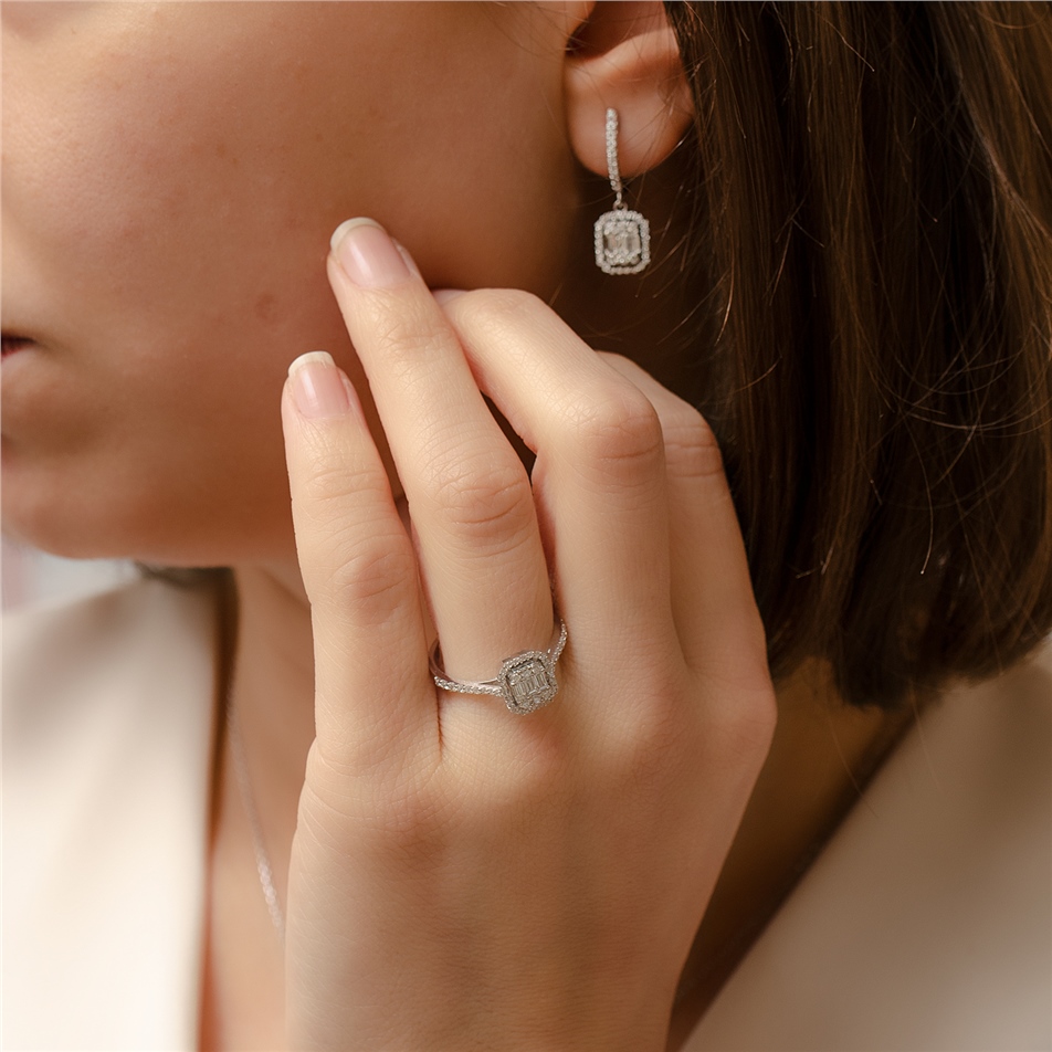 Solid Gold 0.44 ct Diamond Baugette Ring