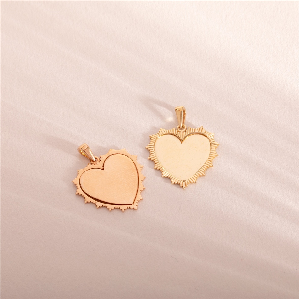 Solid Gold Fluted Heart Pendant 