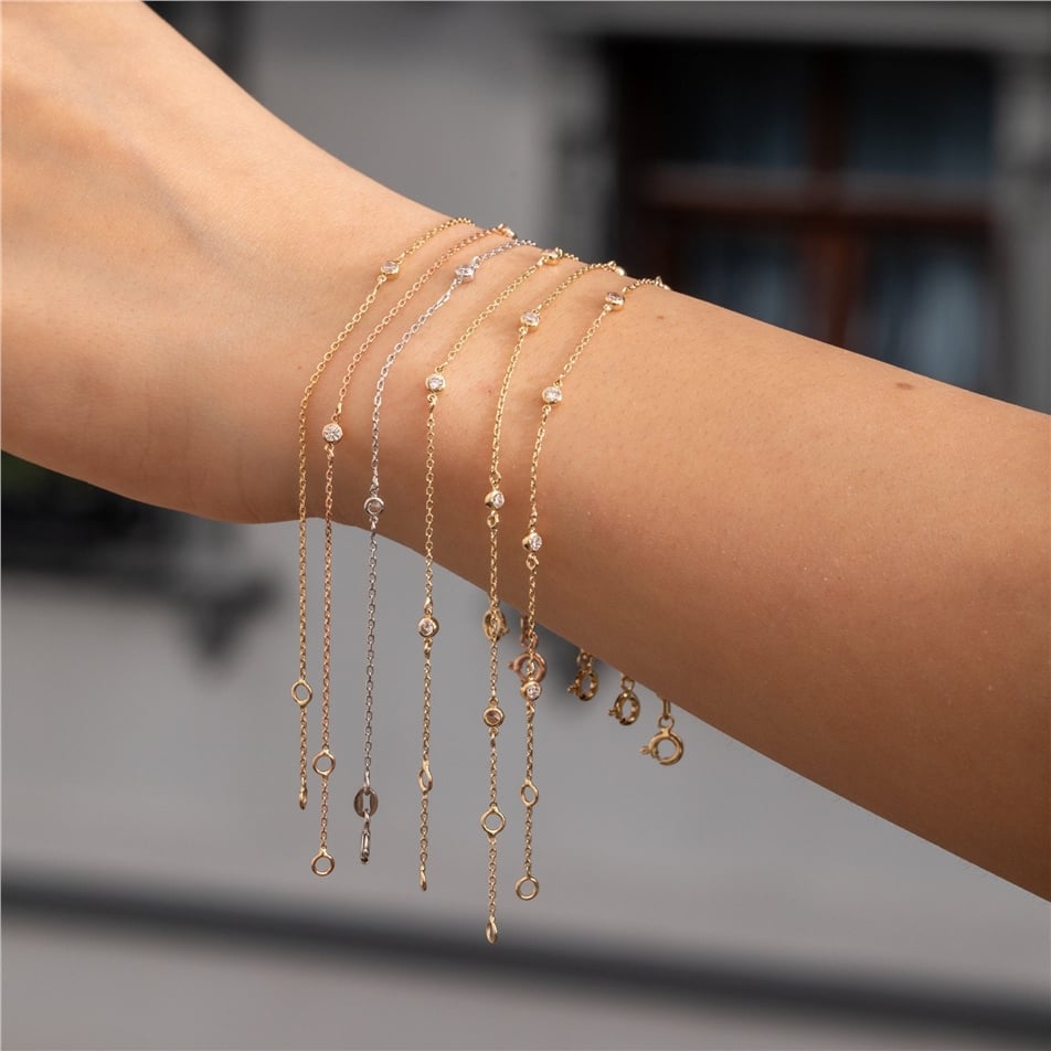 Solid Gold Multiple Diamonds Tiny Bracelet