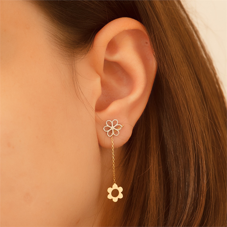 Solid Gold Daisy Earring