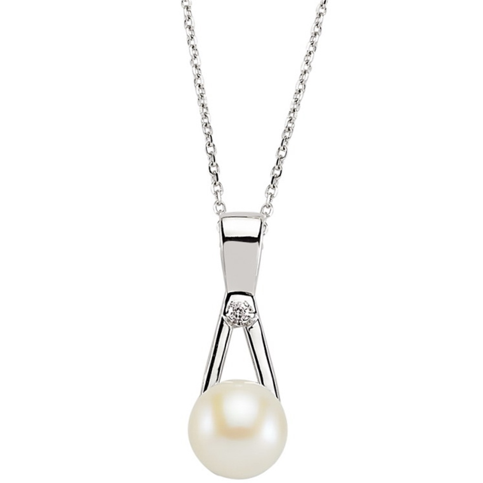Solid Gold 0.02 ct. Diamond Pearl Necklace