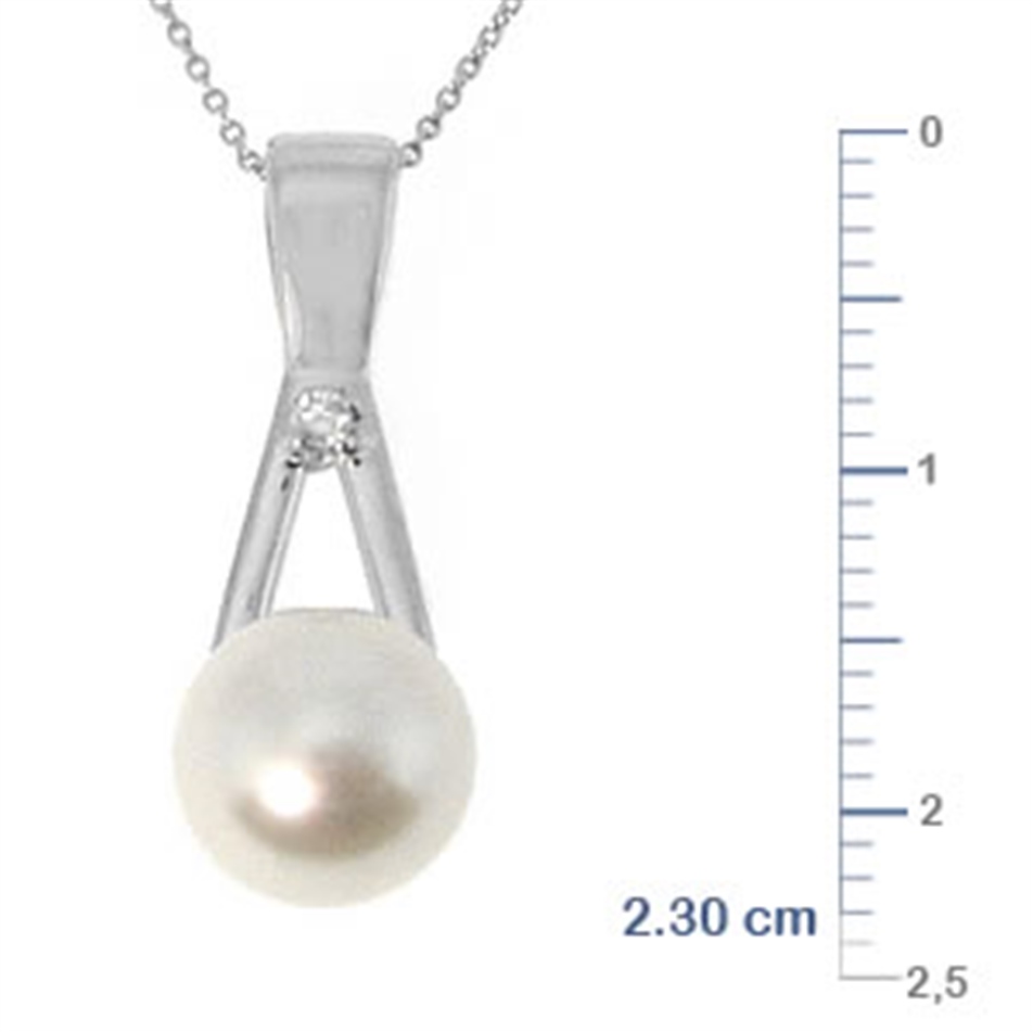 Solid Gold 0.02 ct. Diamond Pearl Necklace