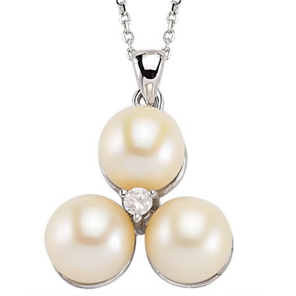 Solid Gold 0.06 ct. Diamond Pearl Necklace