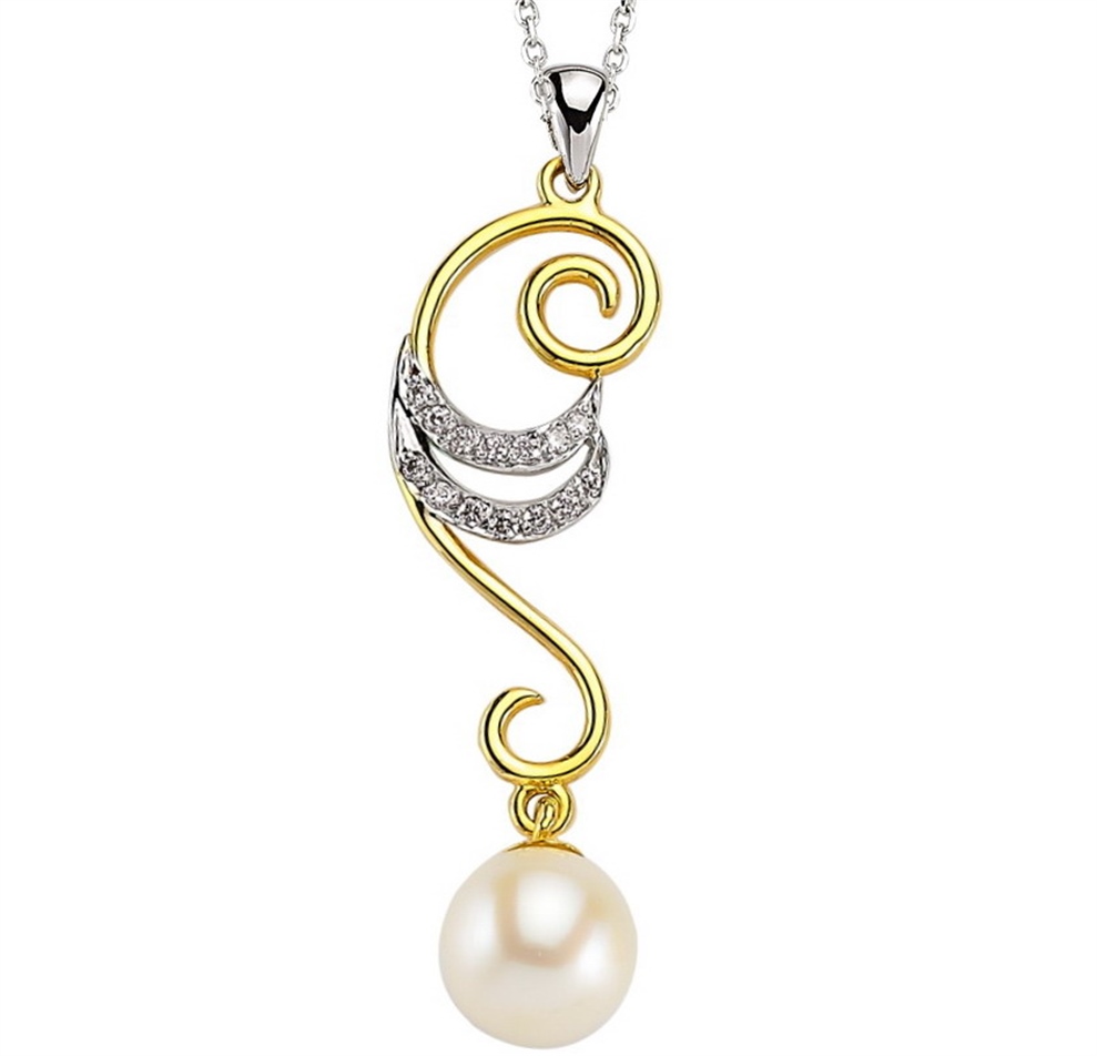 Solid Gold 0.09 ct. Diamond Pearl Necklace