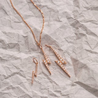 Solid Gold Vertical Lightning Necklace
