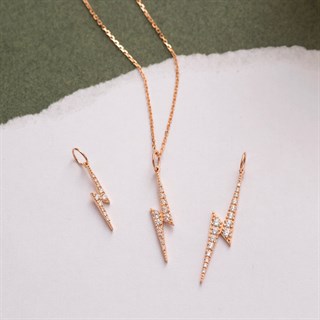 Solid Gold Vertical Lightning Necklace