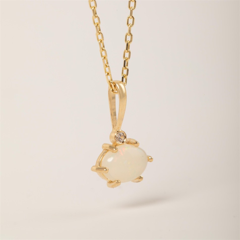 Işıltılı Detaylı Opal Altın Kolye