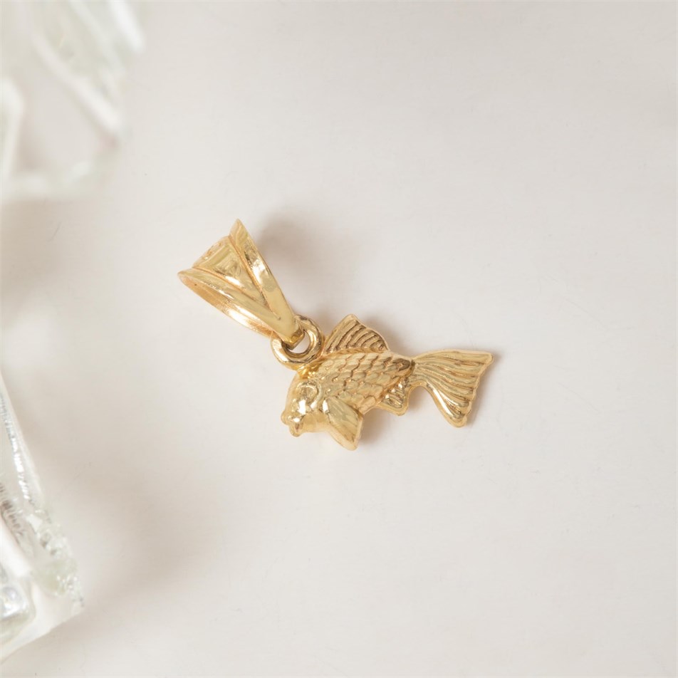 Lucky Goldfish Solid Gold Necklace