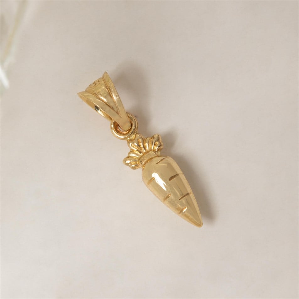 Cute Carrot Solid Gold Necklace 