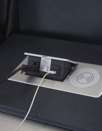 Fyne-Dyme Elektrikli Mekanizmalı Üçlü TV Koltuğu